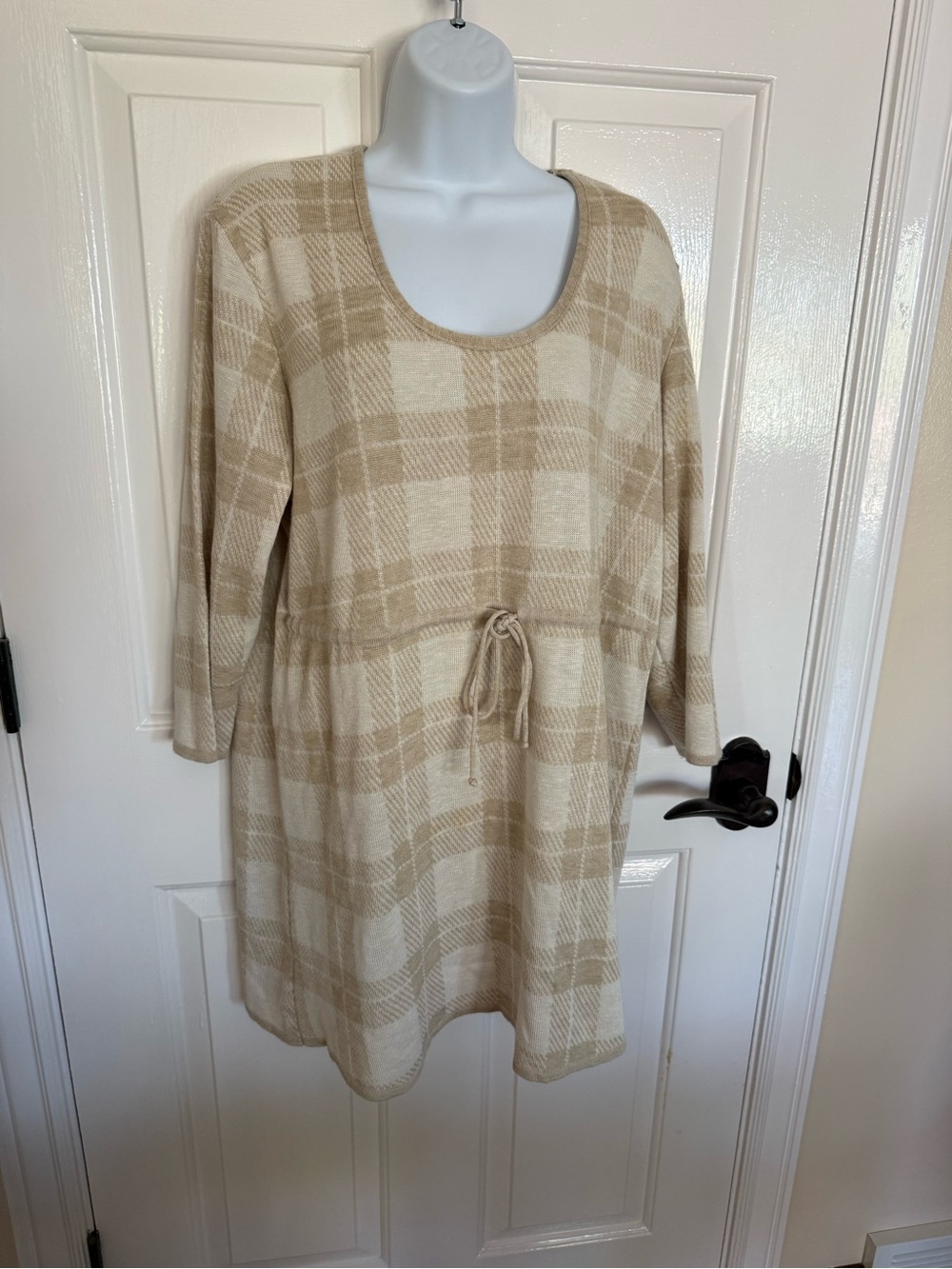 Motherhood Maternity plaid sweater dress XL tan and cream